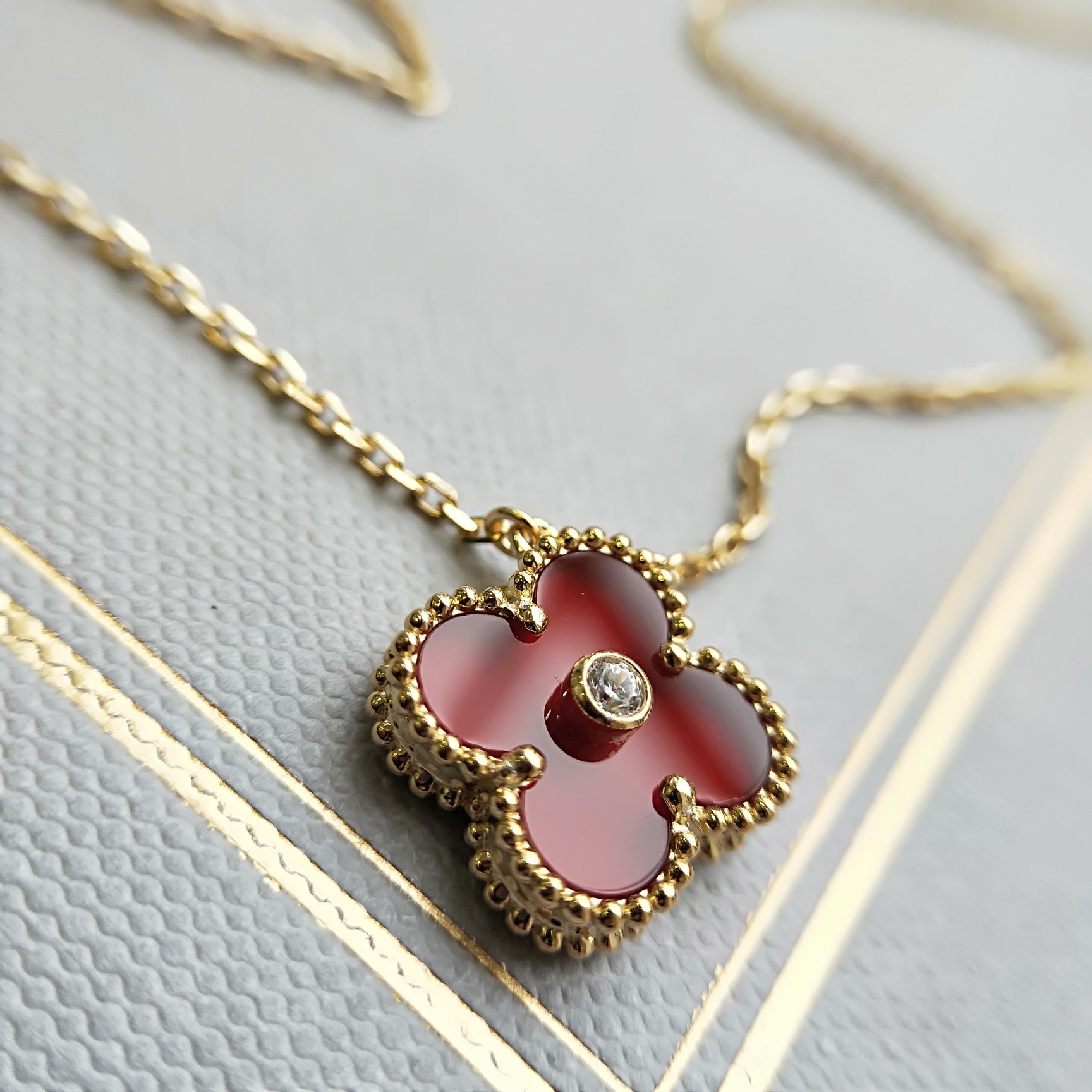 Van Cleef & Arpels VCA 四叶草