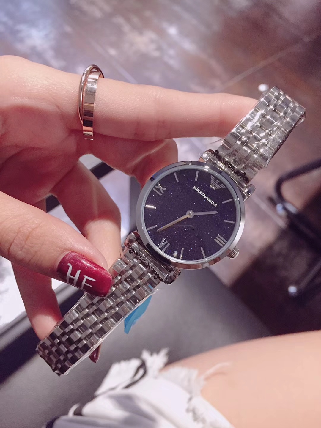 Product Summary: Amani’s Red Flash Star Watch with 32mm Steel Belts and Mineral Glass Lenses - 图片 5