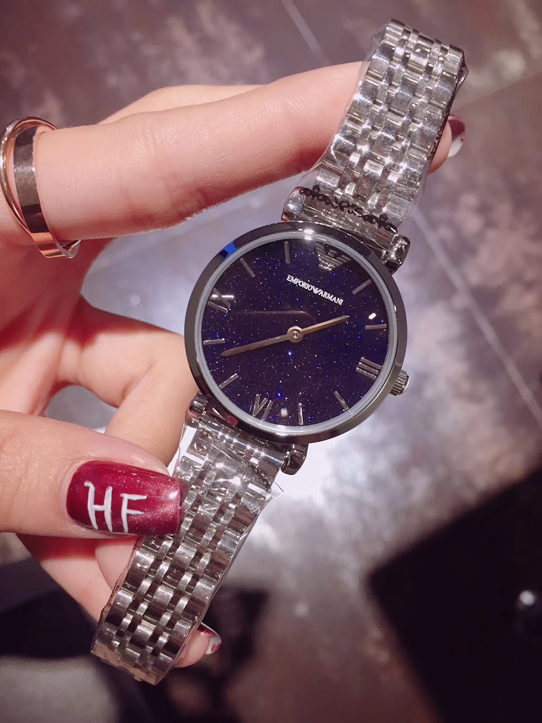 Product Summary: Amani’s Red Flash Star Watch with 32mm Steel Belts and Mineral Glass Lenses - 图片 6