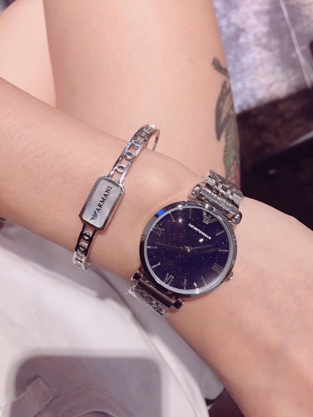 Product Summary: Amani’s Red Flash Star Watch with 32mm Steel Belts and Mineral Glass Lenses - 图片 8