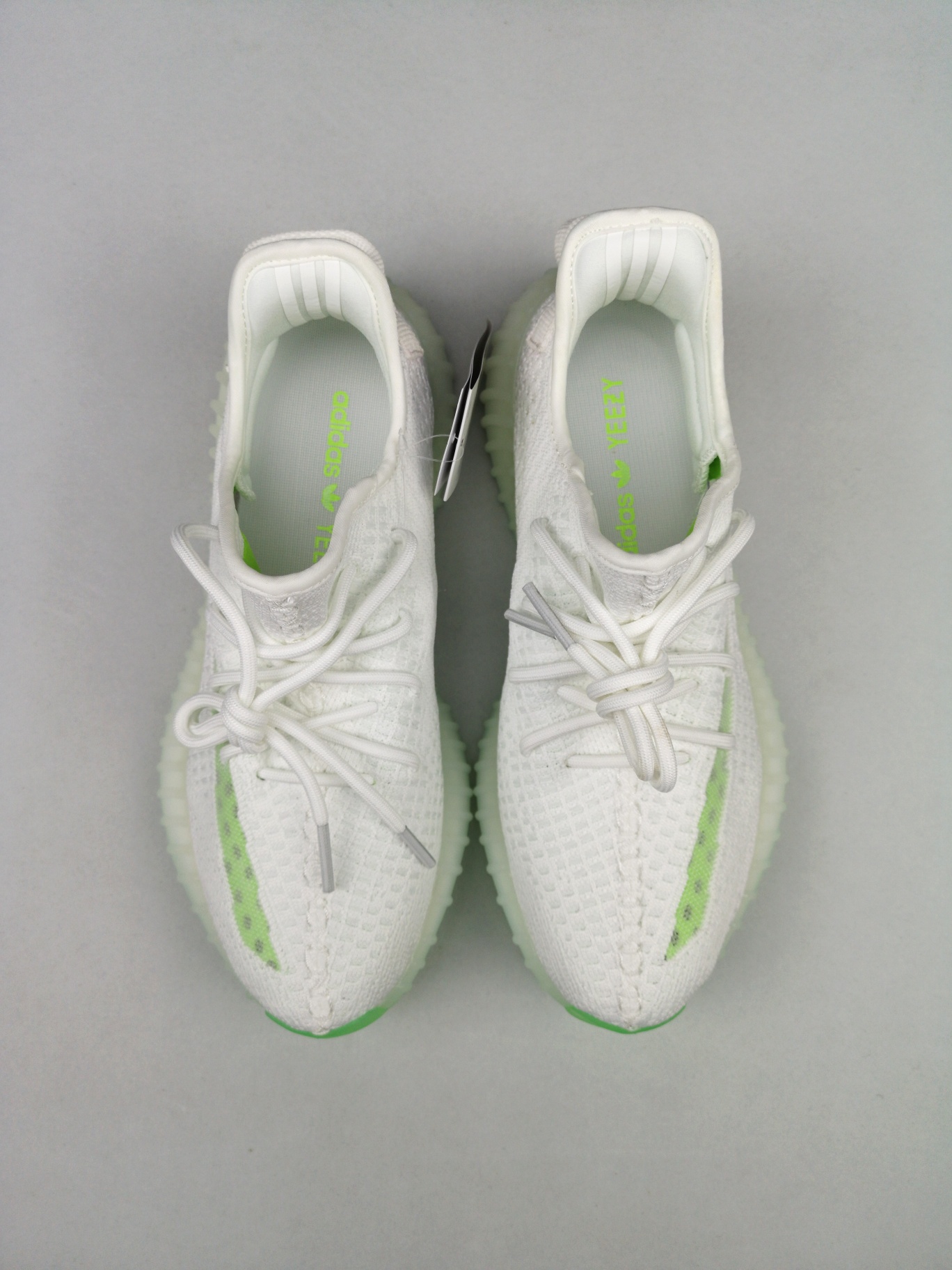 200支持放店新配色“网纱透明白荧光绿”真标真爆 adidas 椰子Yeezy 350v2 “Static”系列百搭轻便爆米花中底慢跑鞋，EG5563