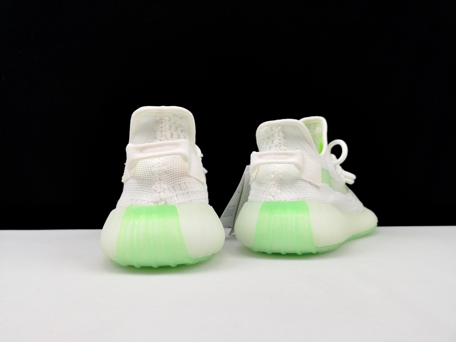 200支持放店新配色“网纱透明白荧光绿”真标真爆 adidas 椰子Yeezy 350v2 “Static”系列百搭轻便爆米花中底慢跑鞋，EG5563