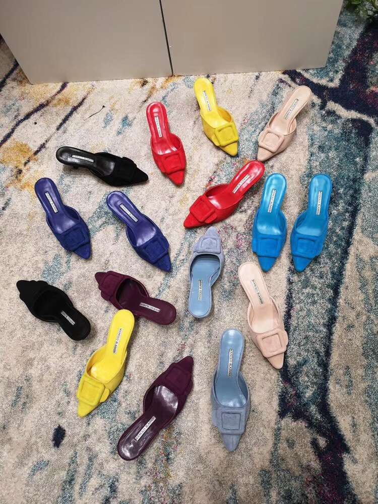 NO:787001,Manolo Blahnik's spring new style, the mysterious and tempting fabric imported sheep, the super beautiful figure shows the elegance of a woman, silky sexy, aestheticism, you can't put it down [hug][hug][hug] sheepskin feet, genuine leather outsole, really good product [seduce][seduce][seduce] Heel height 6.5cm, code number: 34-40,, yuan, half drag, manolo blahnik, sheepskin, sheep, Leather soles19860909Manolo Blahnik 春季新款,神秘诱惑面料进口羊猄、形体超美展现女人优雅气质,丝丝性感,唯美主义,让你爱不释手[拥抱][拥抱][拥抱]羊皮垫脚,真皮大底,真正好货 [勾引][勾引][勾引]跟高6.5cm 码数:34-40,,元,半拖,manolo blahnik,sheepskin,sheep,Leather soles,Women's Shoes