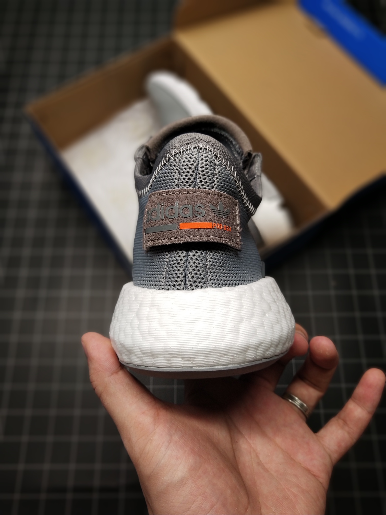 140公司级 真爆 货不多看手速阿迪达斯/Adidas Originals POD-S3.1 Boost 轻跑老爹鞋 巴斯夫鱼鳞爆  货号B37365