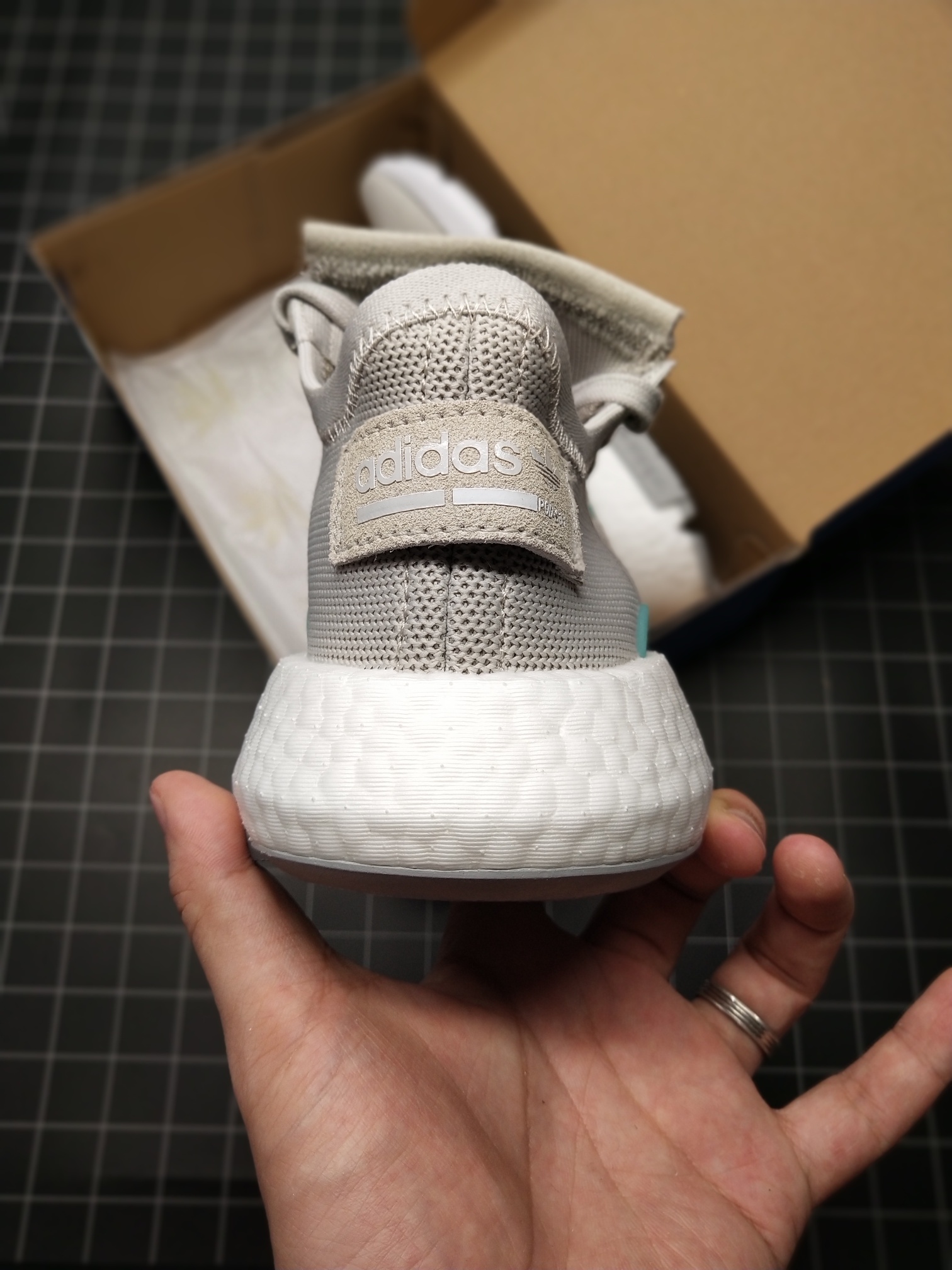 140公司级 真爆 货不多看手速阿迪达斯/Adidas Originals POD-S3.1 Boost 轻跑老爹鞋 巴斯夫鱼鳞爆 货号B37365-莆田鞋,莆田鞋货源,高仿鞋,高仿鞋货源,安福档口,莆田高仿鞋,莆田鞋批发,高仿鞋批发,莆田高仿运动鞋,高仿运动鞋,莆田运动鞋 140公司级 真爆 货不多看手速阿迪达斯/Adidas Originals POD-S3.1 Boost 轻跑老爹鞋 巴斯夫鱼鳞爆 货号B37365