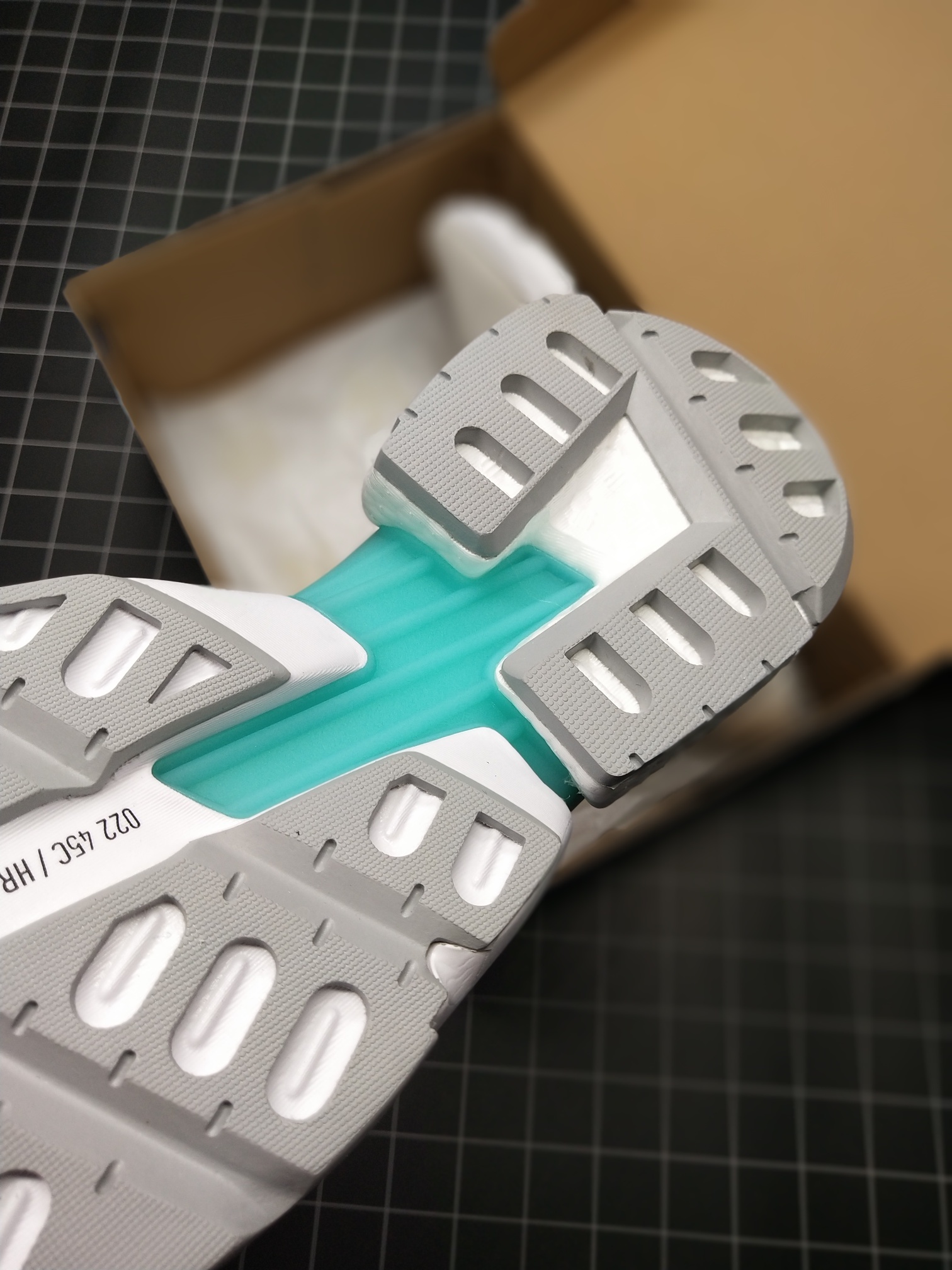 140公司级 真爆 货不多看手速阿迪达斯/Adidas Originals POD-S3.1 Boost 轻跑老爹鞋 巴斯夫鱼鳞爆 货号B37365-莆田鞋,莆田鞋货源,高仿鞋,高仿鞋货源,安福档口,莆田高仿鞋,莆田鞋批发,高仿鞋批发,莆田高仿运动鞋,高仿运动鞋,莆田运动鞋 140公司级 真爆 货不多看手速阿迪达斯/Adidas Originals POD-S3.1 Boost 轻跑老爹鞋 巴斯夫鱼鳞爆 货号B37365