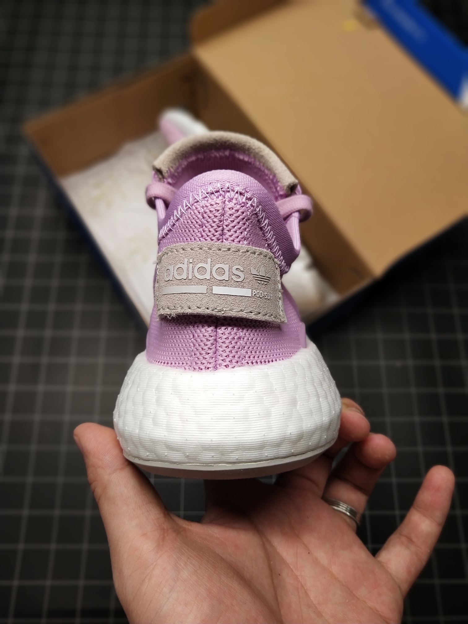 140公司级 真爆 货不多看手速阿迪达斯/Adidas Originals POD-S3.1 Boost 轻跑老爹鞋 巴斯夫鱼鳞爆  B37469