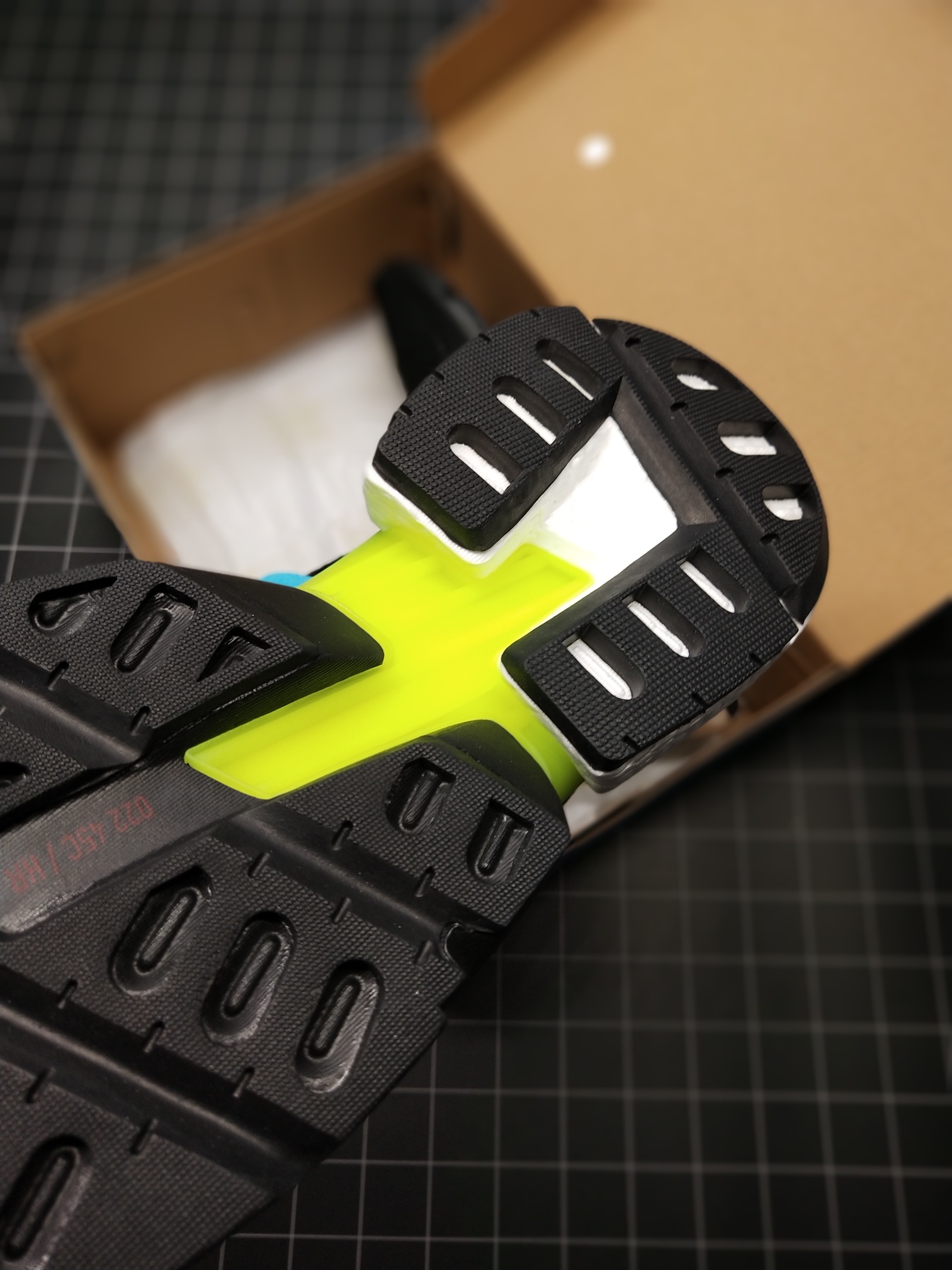 140公司级 真爆 货不多看手速阿迪达斯/Adidas Originals POD-S3.1 Boost 轻跑老爹鞋 巴斯夫鱼鳞爆  货号B37469