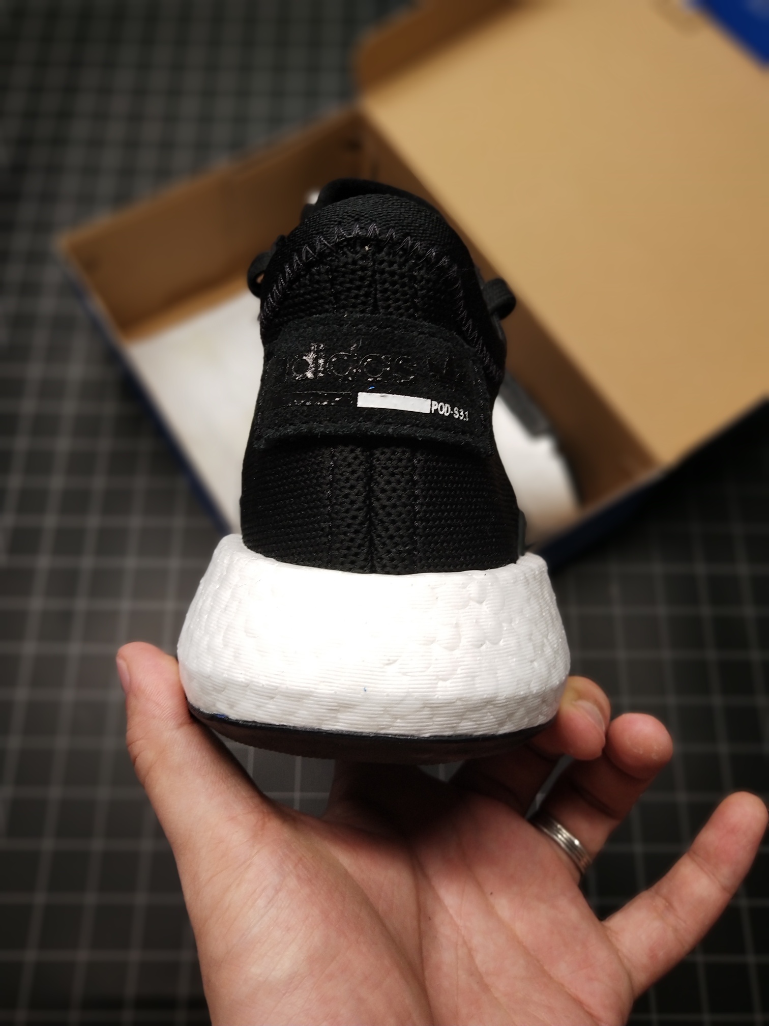 140公司级 真爆 货不多看手速阿迪达斯/Adidas Originals POD-S3.1 Boost 轻跑老爹鞋 巴斯夫鱼鳞爆  货号B37466