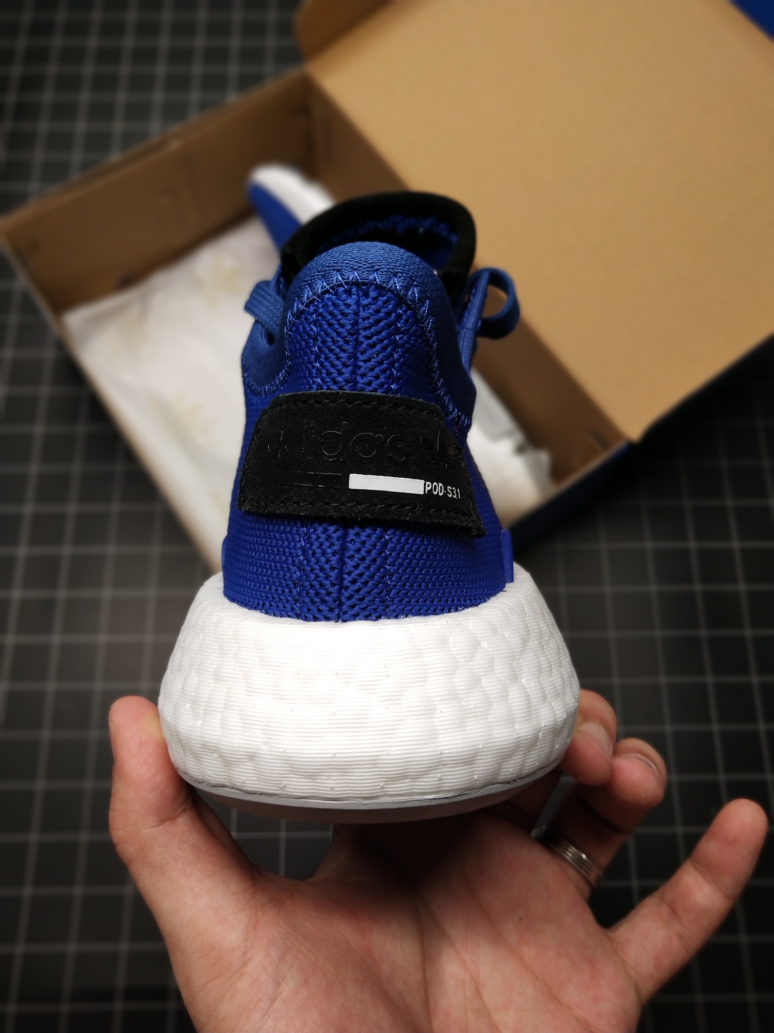 140公司级 真爆 货不多看手速阿迪达斯/Adidas Originals POD-S3.1 Boost 轻跑老爹鞋 巴斯夫鱼鳞爆  货号DB3292
