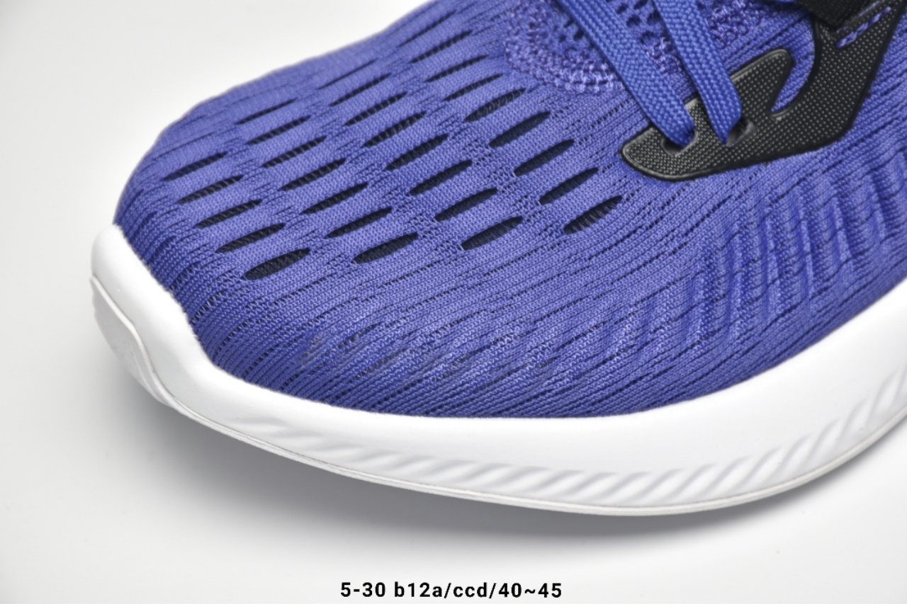 130   阿迪达斯Adidas Alphabounce boost m 阿尔法高密度减震跑鞋