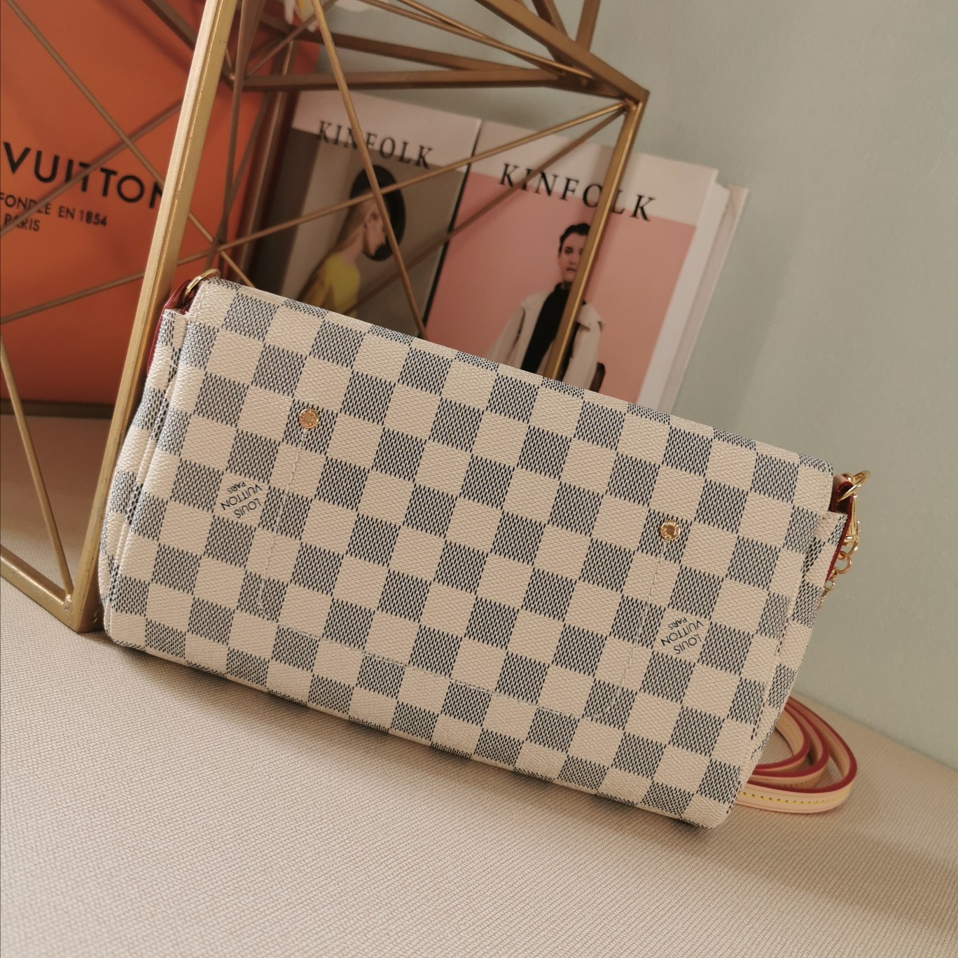 Louis Vuitton HKD9800 Damier Azur 28x17 4cm crossbody everyday