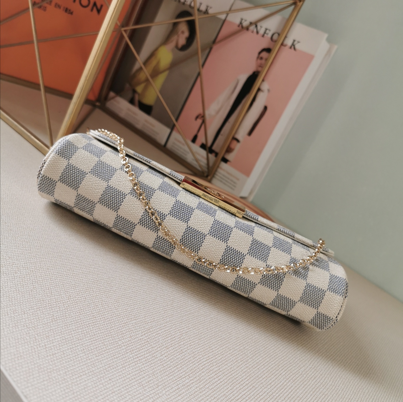 Louis Vuitton HKD9800 Damier Azur 28x17 4cm crossbody everyday