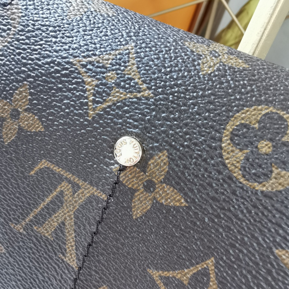 Louis Vuitton Favorite MM Monogram 28x17x4cm shoulder bag photo 1