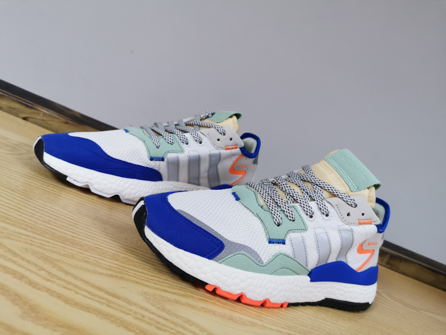 125新配色出货！夜行者夜光实体外单 跑量版本！Adidas Nite Jogger ”Grey Pack - Crystal White” -  仿真爆！EF2810