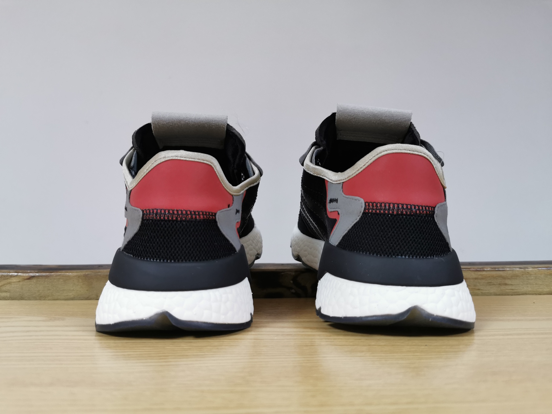 125新配色出货！夜行者夜光实体外单 跑量版本！Adidas Nite Jogger ”Grey Pack - Crystal White” -  仿真爆！G26311