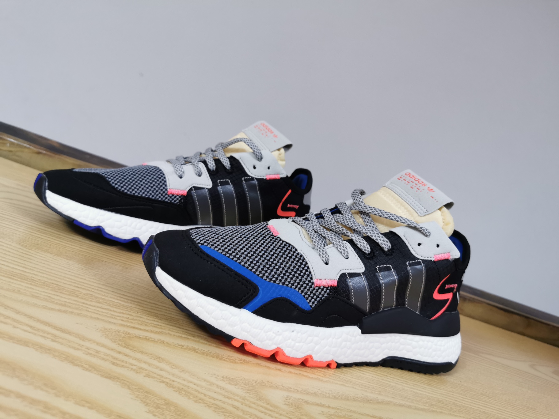 125新配色出货！夜行者夜光实体外单 跑量版本！Adidas Nite Jogger ”Grey Pack - Crystal White” -  仿真爆！EF8719