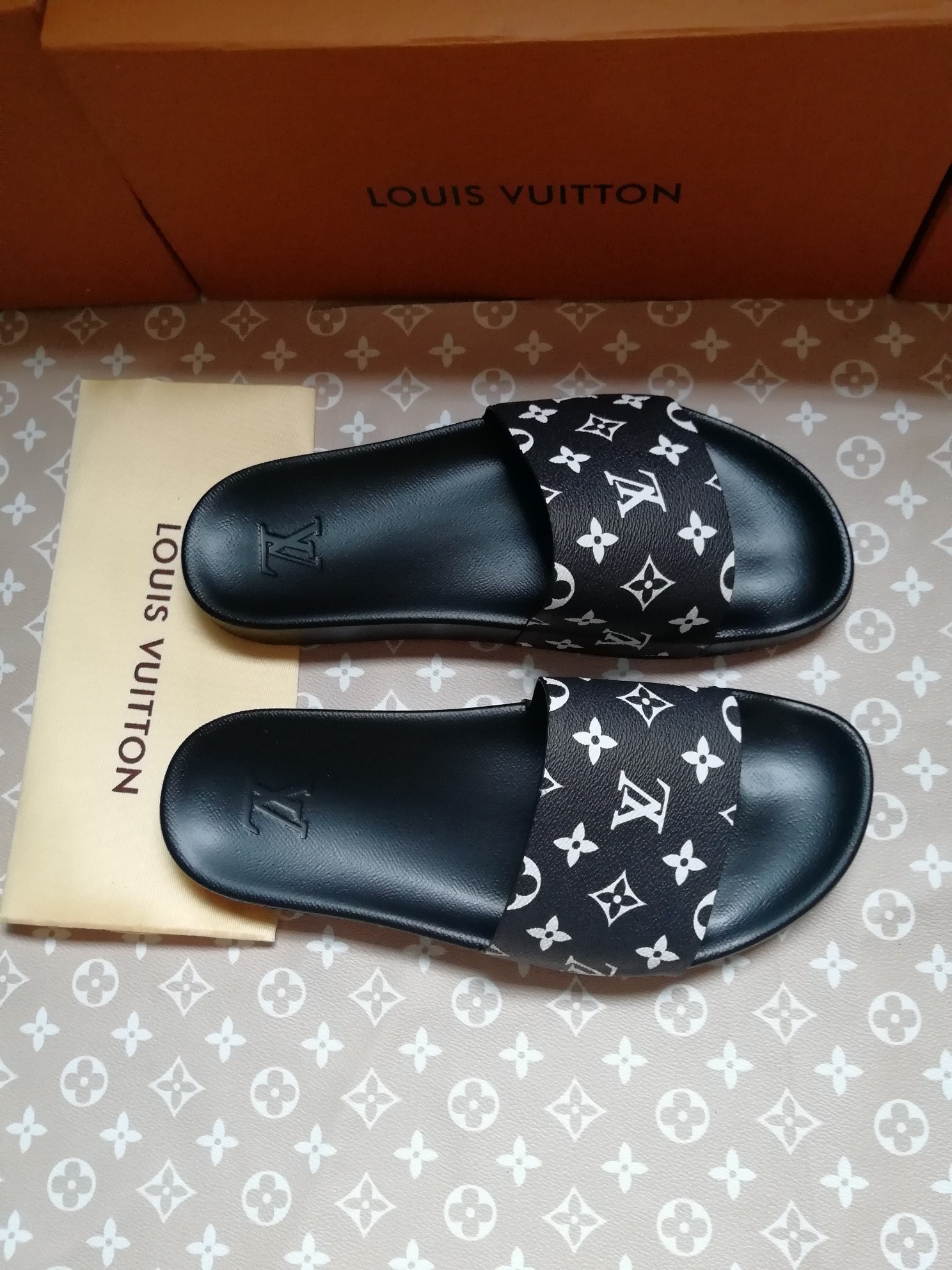 Louis Vuitton Zapatos Pantuflas Colección primavera Pantalones deportivos