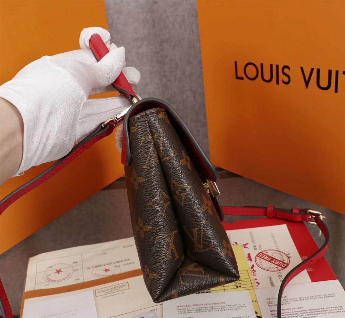 Louis Vuitton M43577 Monogram Epi Red 23 17 8cm crossbody everyday