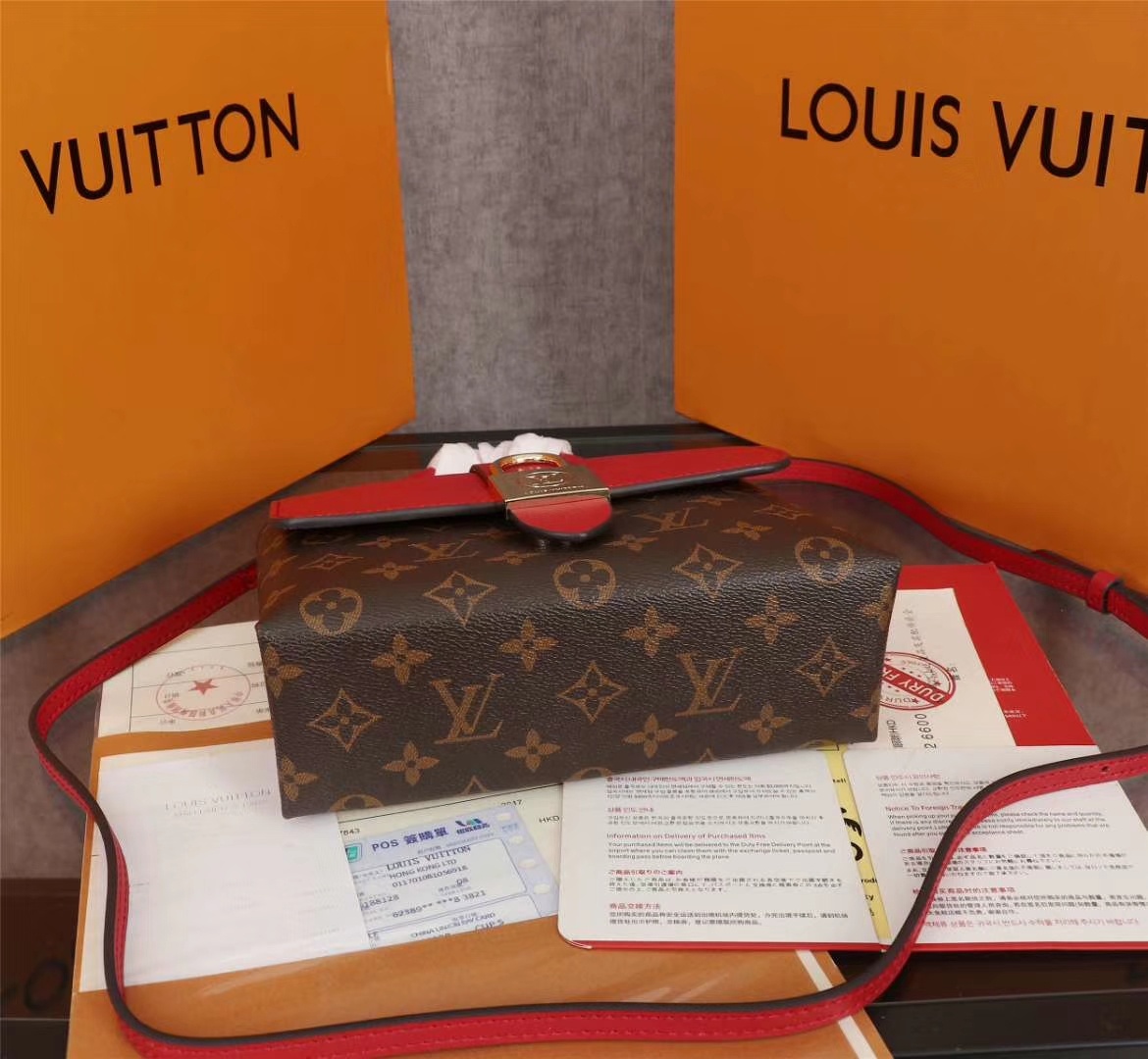Louis Vuitton M43577 Monogram Epi Red 23 17 8cm crossbody everyday