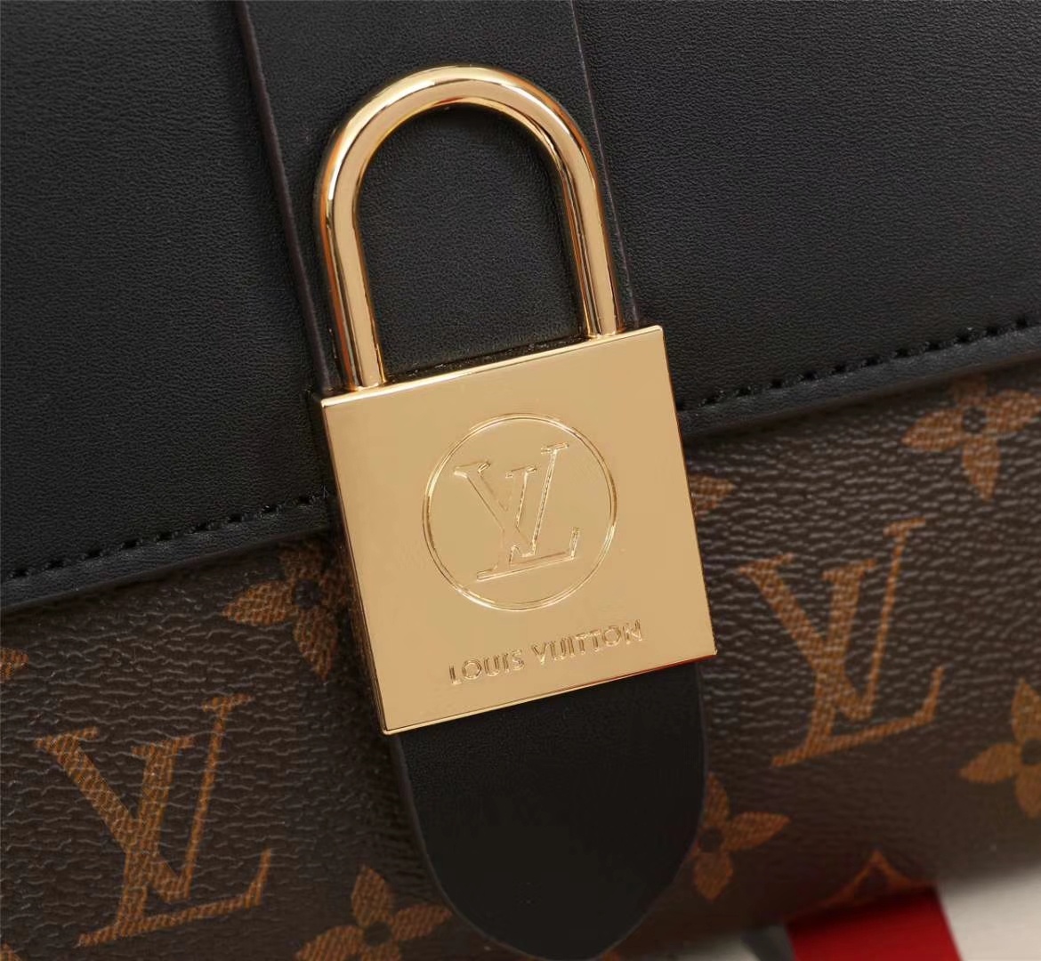 LV bag — practical uses 698282 photo 3