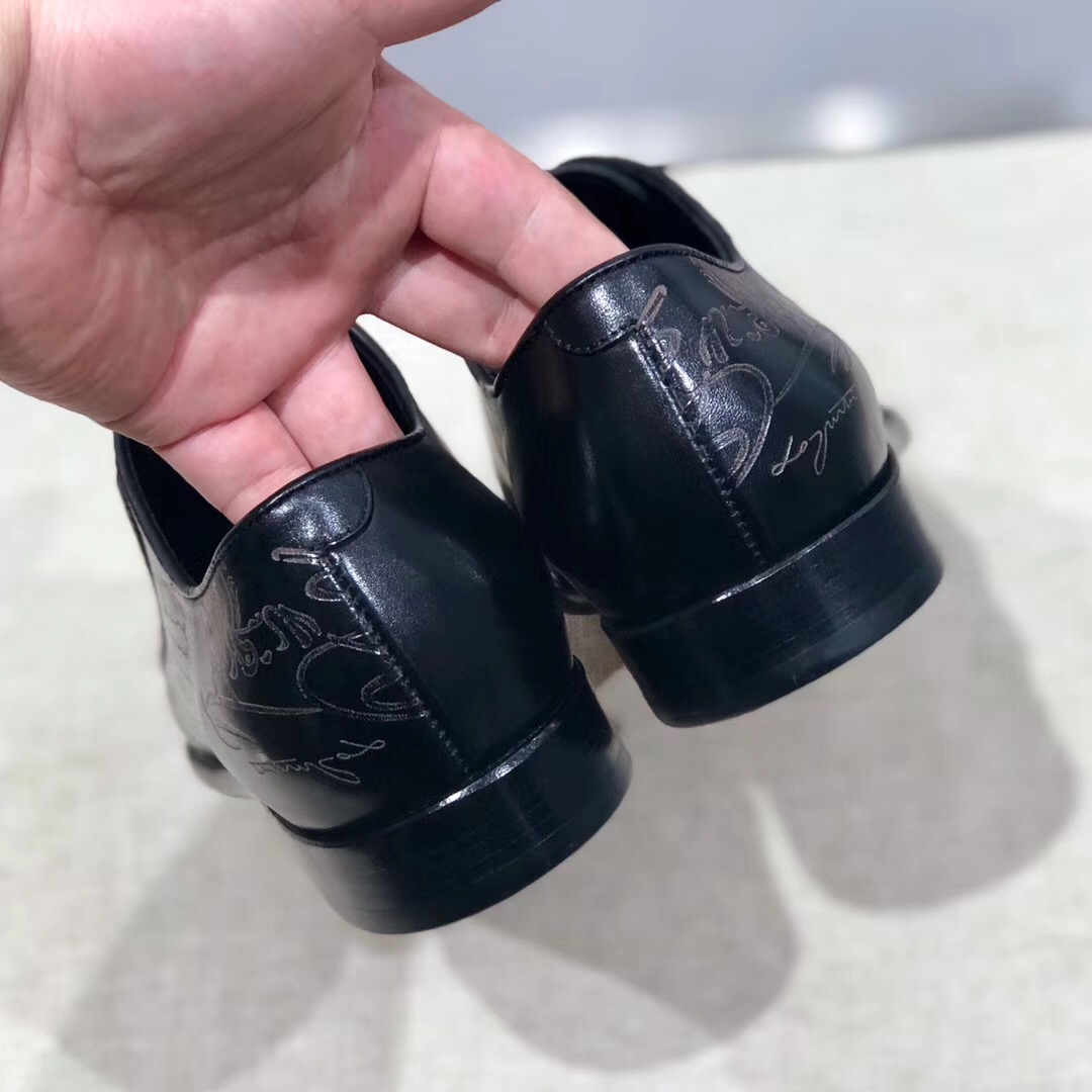 [Berluti] Boutique de alta gama color cepillado pintado a mano de cuero de vaca importado, suela de