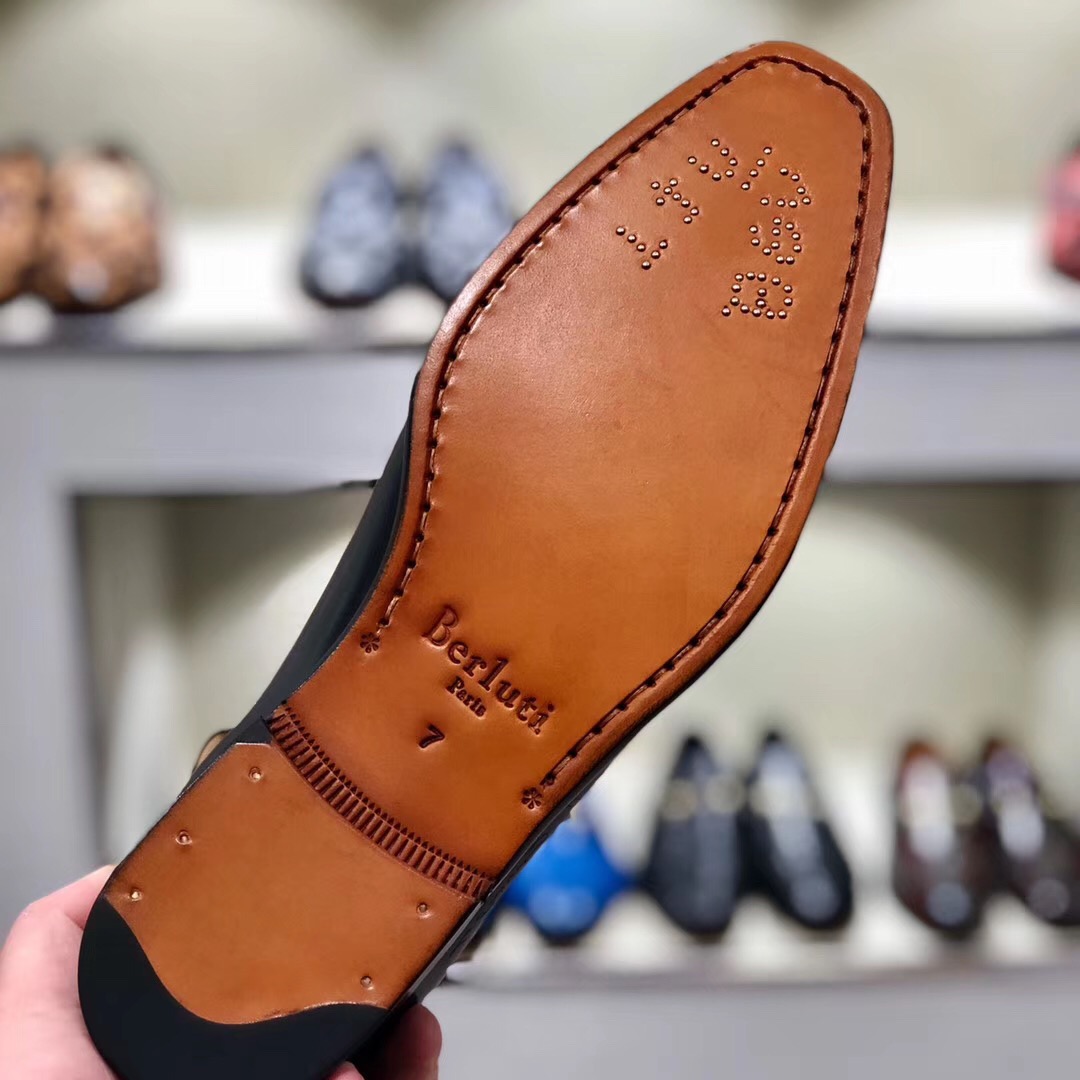 [Berluti] Boutique de alta gama color cepillado pintado a mano de cuero de vaca importado, suela de 