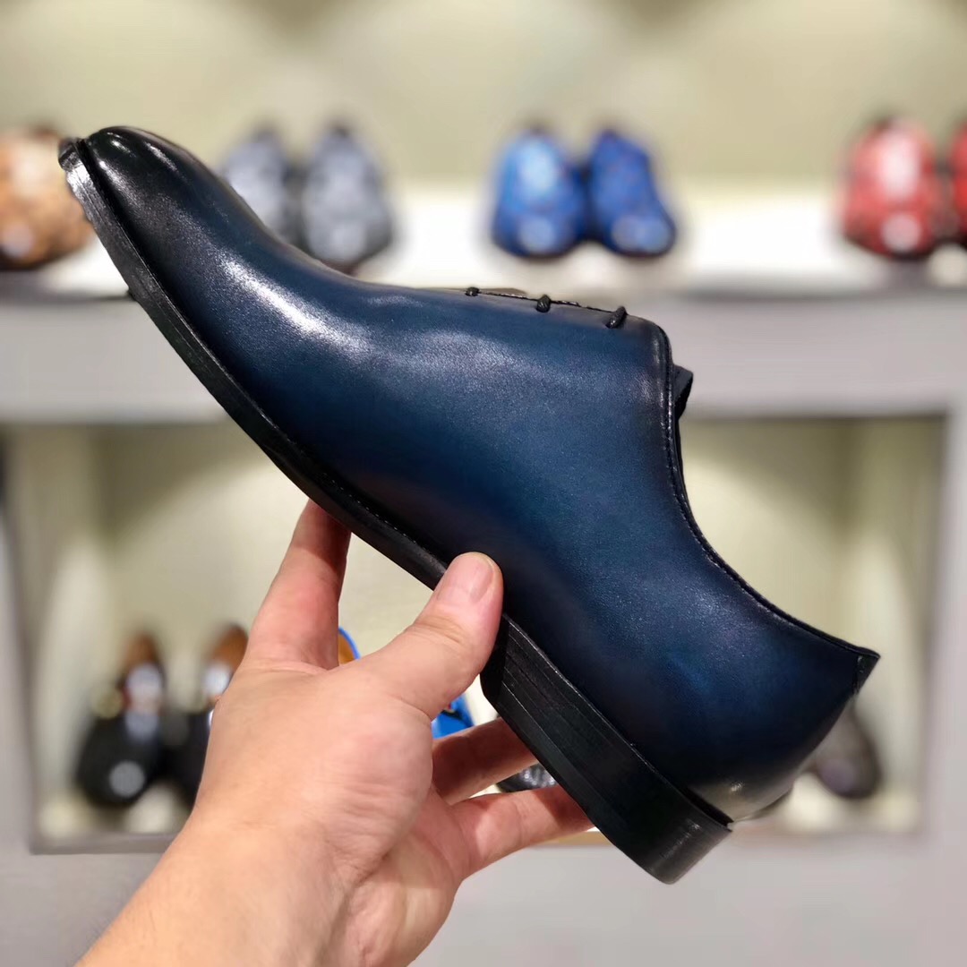 [Berluti] Boutique de alta gama color cepillado pintado a mano de cuero de vaca importado, suela de 
