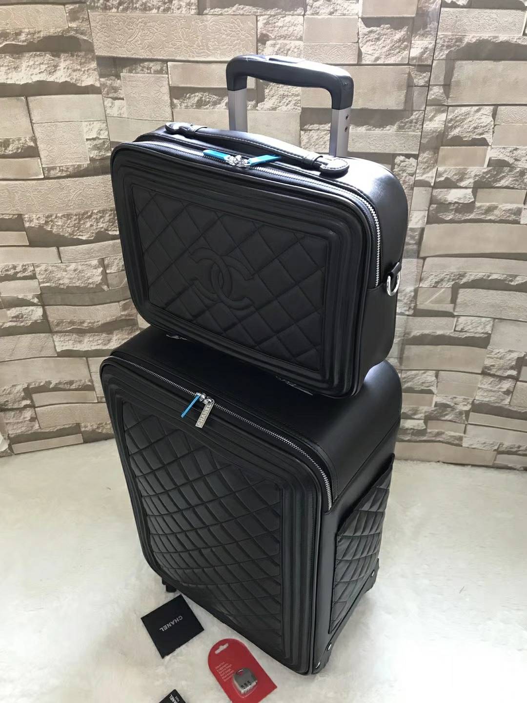 Chanel Traveler Box: High-Strength, Cool-Tide Top for Home Tours with Imported Fabric Hand-to-Hand - 图片 4