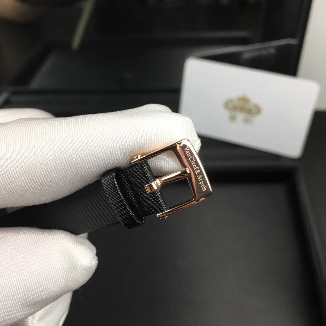 Van Cleef & Arpels 皇家 梵克雅宝四叶草女款腕表