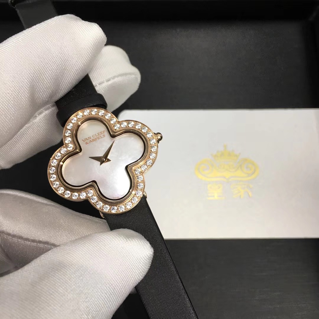 Van Cleef & Arpels 皇家 梵克雅宝四叶草女款腕表