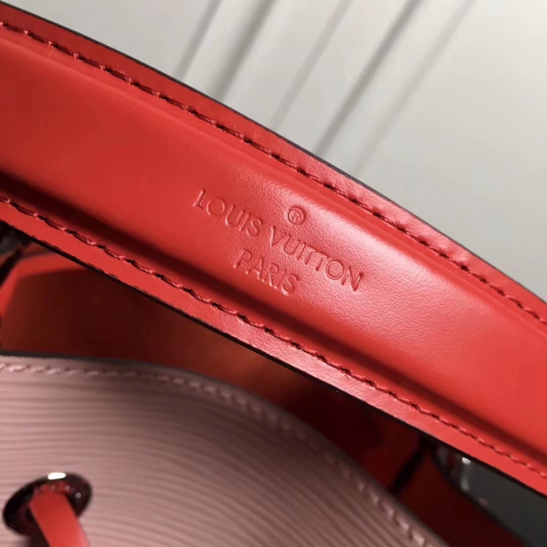 M52853粉【顶级原单】NÉONOÉ BB 手袋(线上首发)NéoNoé BB 手袋沿袭路易威登经典的