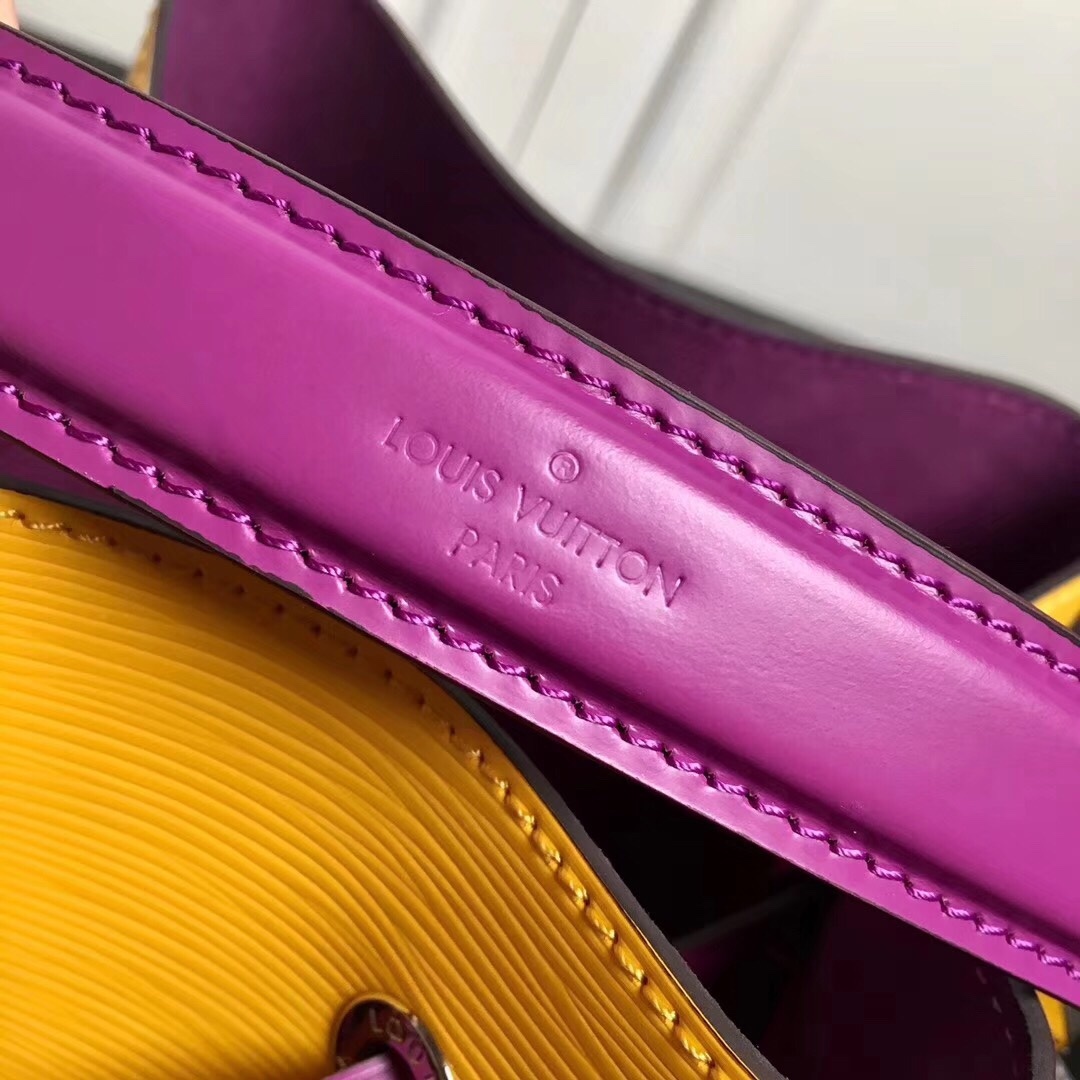 M52853黄【顶级原单】NÉONOÉ BB 手袋(线上首发)NéoNoé BB 手袋沿袭路易威登经典的