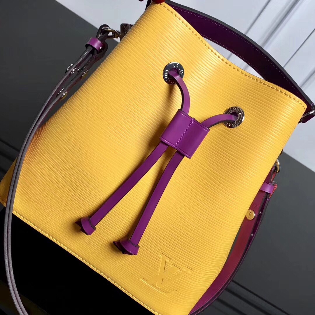 M52853黄【顶级原单】NÉONOÉ BB 手袋(线上首发)NéoNoé BB 手袋沿袭路易威登经典的