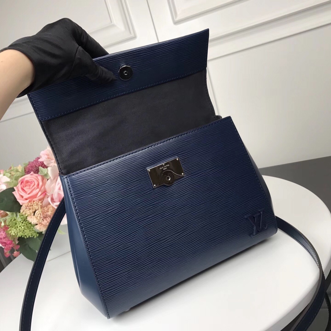 M41305靛蓝顶级原单CLUNYBB手袋Epi启发了NicolasGhesquiere的创作他对Clu