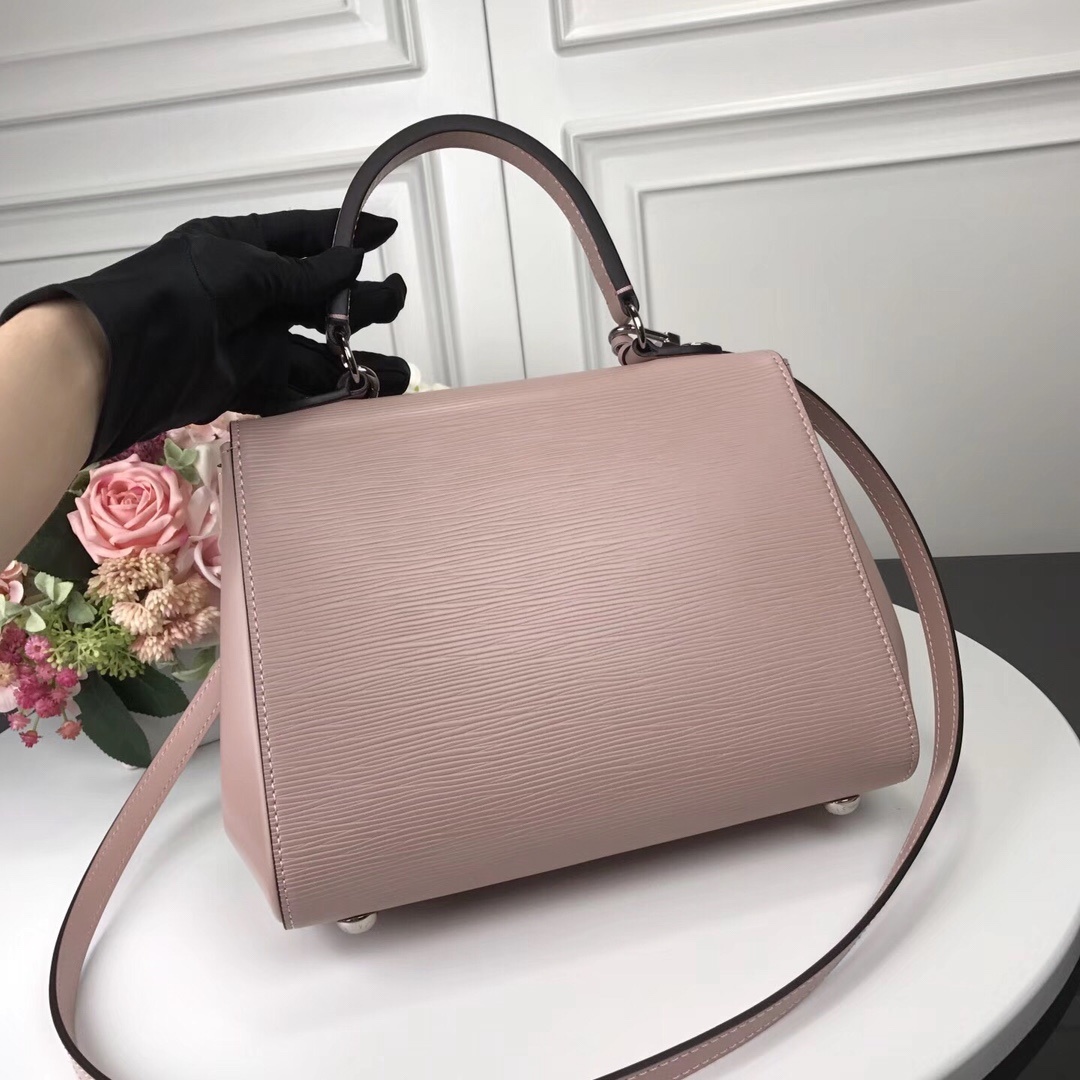 M41305粉顶级原单CLUNYBB手袋Epi启发了NicolasGhesquiere的创作他对Clun