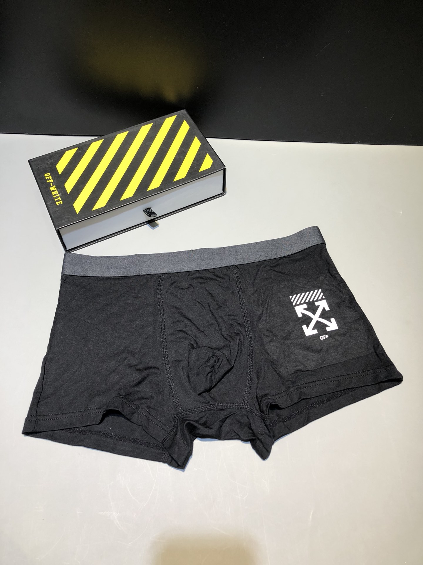  Off-White 精品时尚男士内裤！外贸国外订单，原单品质，无缝切割工艺 科学配 91%莫代尔+9%
