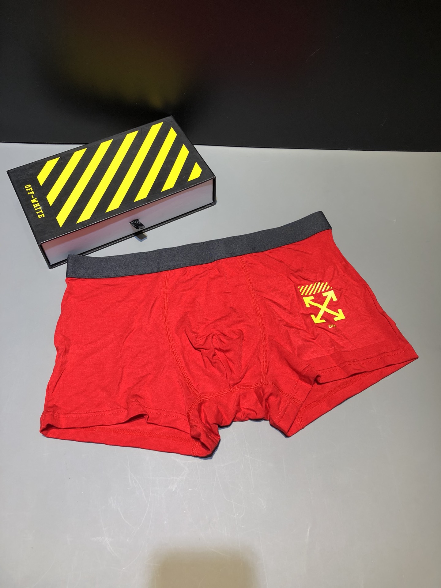  Off-White 精品时尚男士内裤！外贸国外订单，原单品质，无缝切割工艺 科学配 91%莫代尔+9%