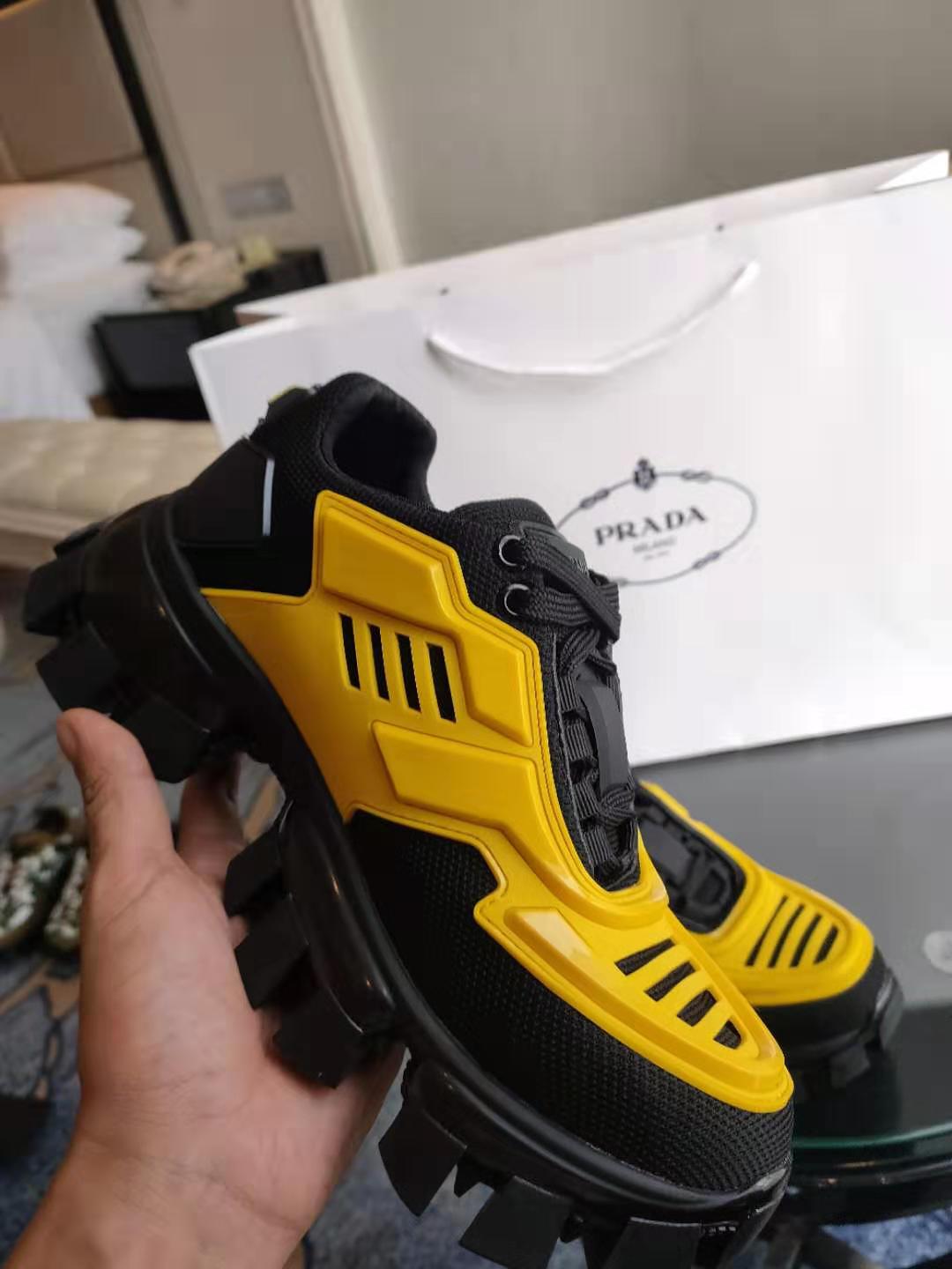 NO:351352,Real price PRADA Prada's latest show color-blocking thick-bottomed dad couple model, Guan Xiaotong, Cai Xukun, Deng Enxi, Lai Guanlin, Wang Zixuan, many celebrities have the same style, all twelve colors are made, high-quality welcome and the original board. The number of codes is 35--46, and can be customized without standards, prada, prada19860909实价 PRADA 普拉达最新走秀拼色厚底老爹情侣款,关晓彤,蔡徐坤,邓恩熙,赖冠霖,王紫旋众多明星同款,十二个颜色全部做齐,高品质欢迎和原板对比.码数35---46码,可定做无标,,prada,prada,Men's shoes