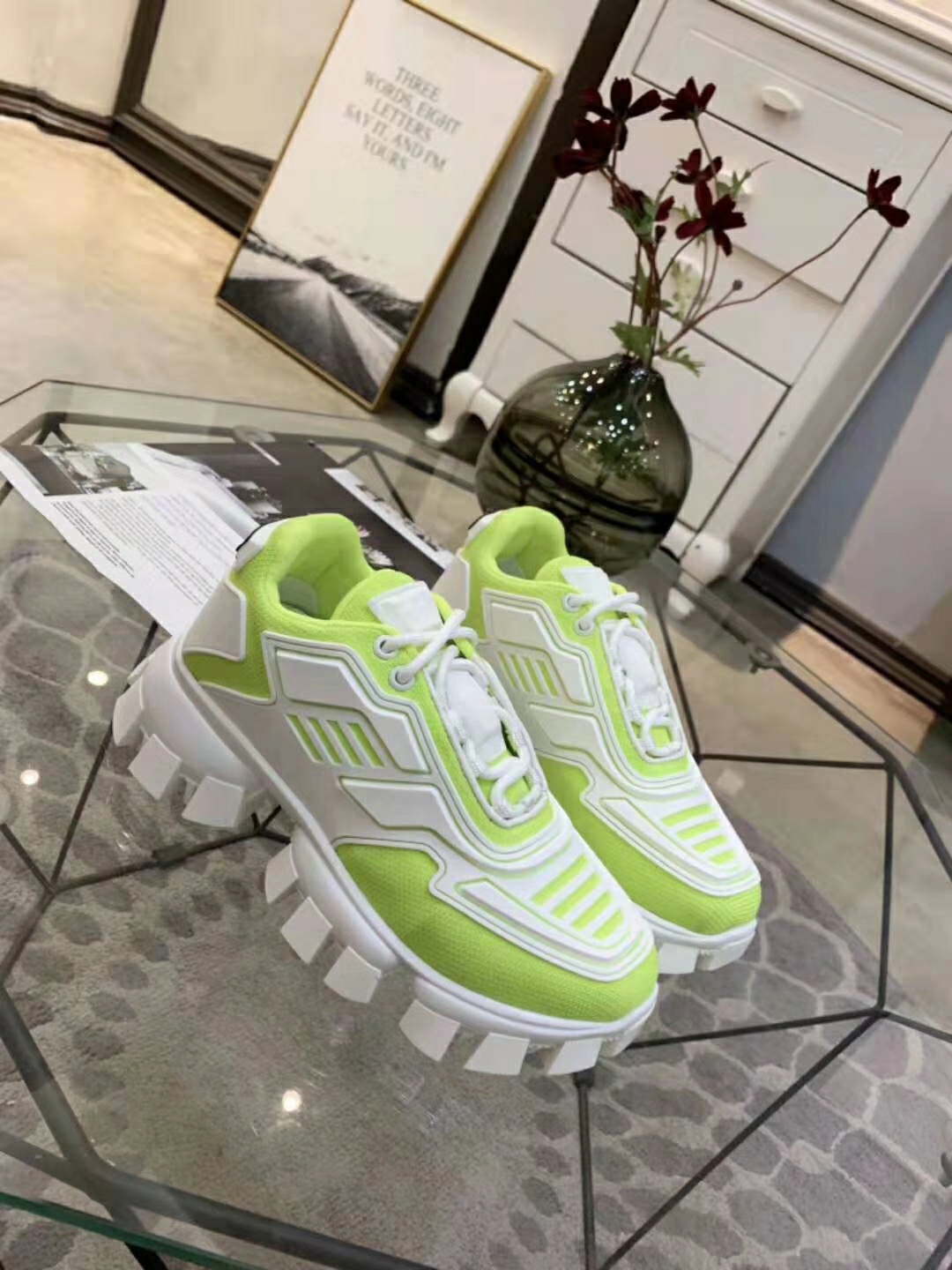 NO:351385,Real price PRADA Prada's latest show color-blocking thick-bottomed dad couple model, Guan Xiaotong, Cai Xukun, Deng Enxi, Lai Guanlin, Wang Zixuan, many celebrities have the same style, all twelve colors are made, high-quality welcome and the original board. The number of codes is 35--46, and can be customized without standards, prada, prada19860909实价 PRADA 普拉达最新走秀拼色厚底老爹情侣款,关晓彤,蔡徐坤,邓恩熙,赖冠霖,王紫旋众多明星同款,十二个颜色全部做齐,高品质欢迎和原板对比.码数35---46码,可定做无标,,prada,prada,Men's shoes