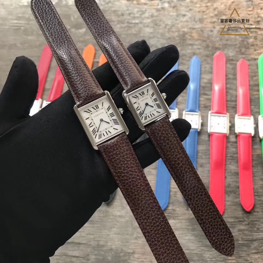 Cartier 卡地亚坦克，两个尺寸，七种颜色表带