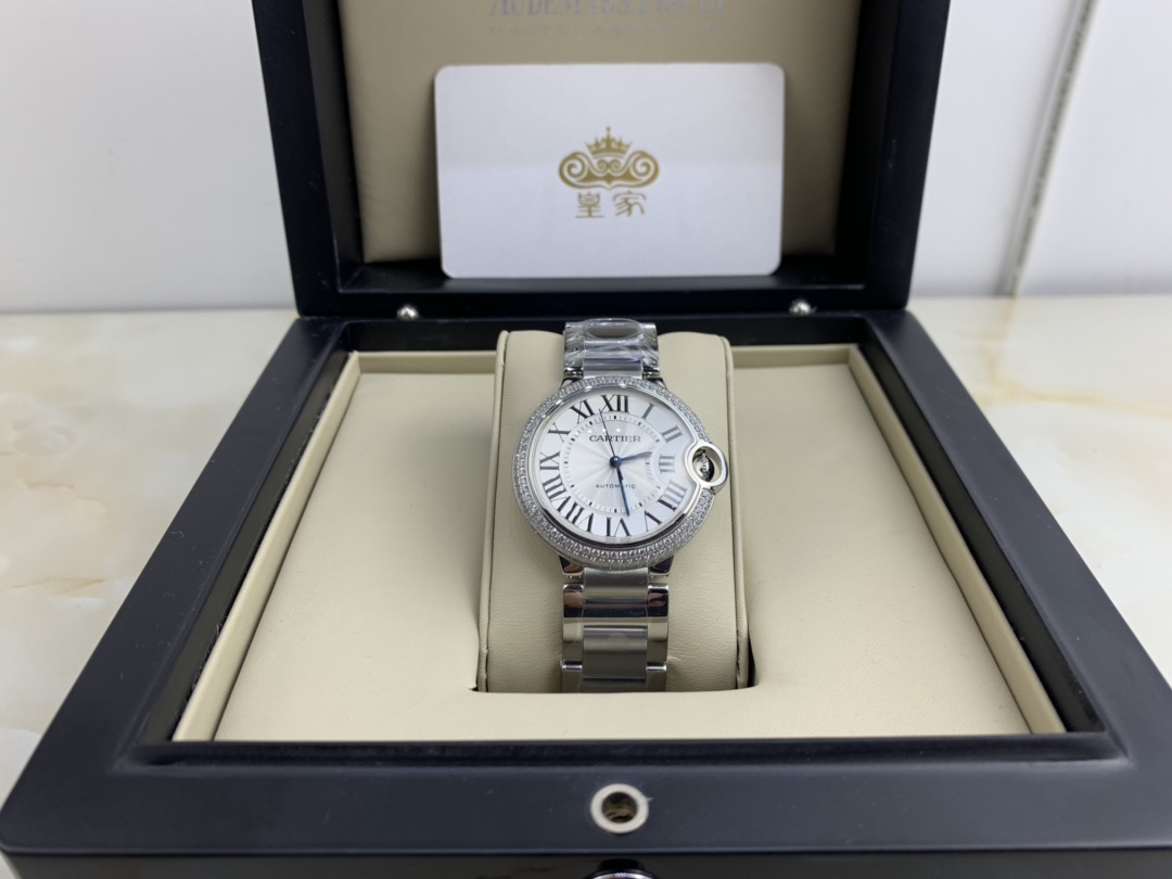 Cartier 皇家 卡地亚蓝气球系列36尺寸镶钻腕表