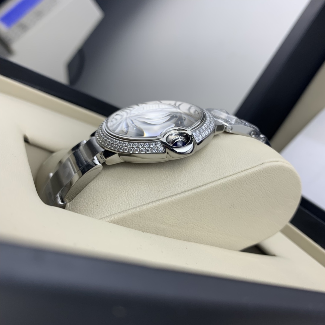 Cartier 皇家 卡地亚蓝气球系列36尺寸镶钻腕表