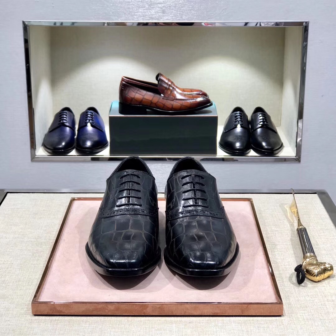 [Berluti] Boutique de alta gama color cepillado pintado a mano de piel de vacuno importado/estampado