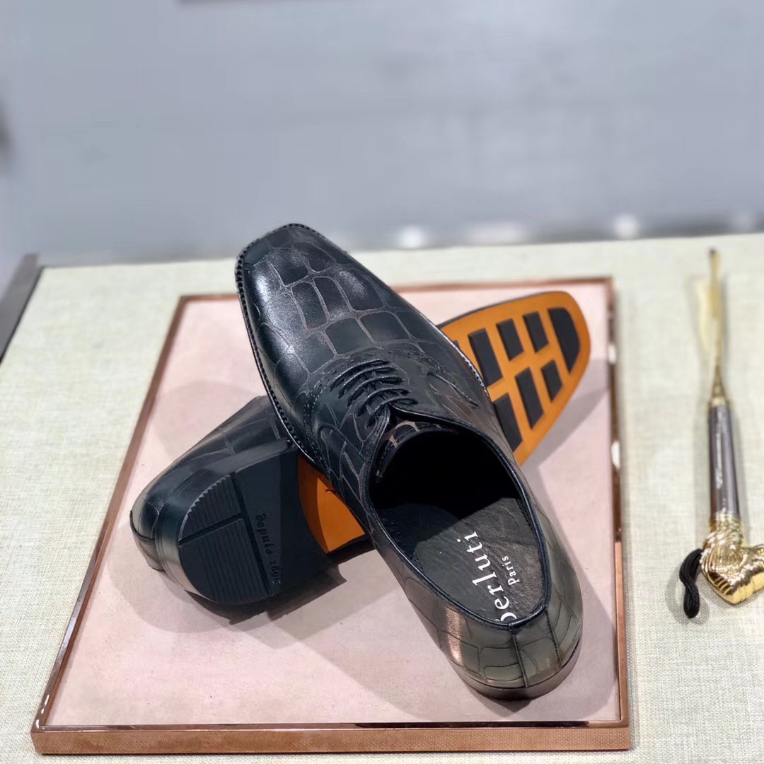 [Berluti] Boutique de alta gama color cepillado pintado a mano de piel de vacuno importado/estampado