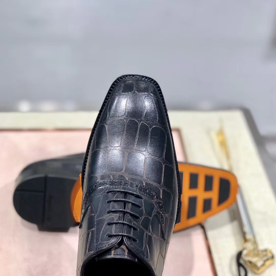 [Berluti] Boutique de alta gama color cepillado pintado a mano de piel de vacuno importado/estampado