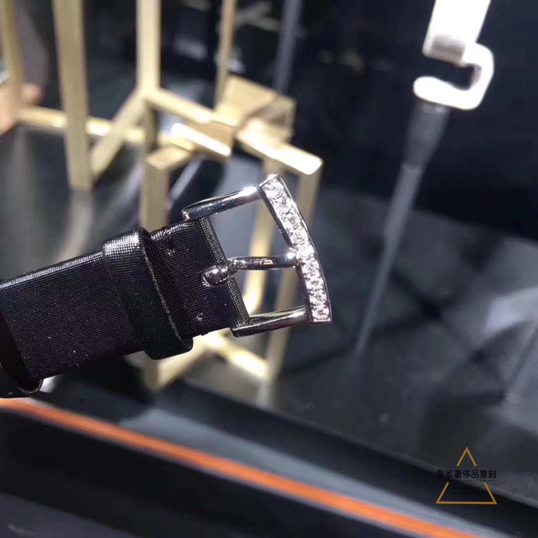 Chopard 萧邦女款大钻腕表