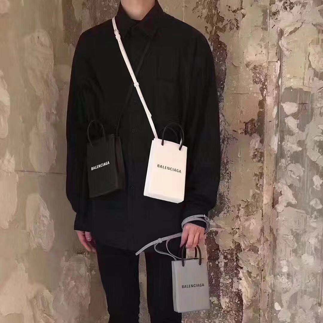 黑色🖤
Balenciagα手机包