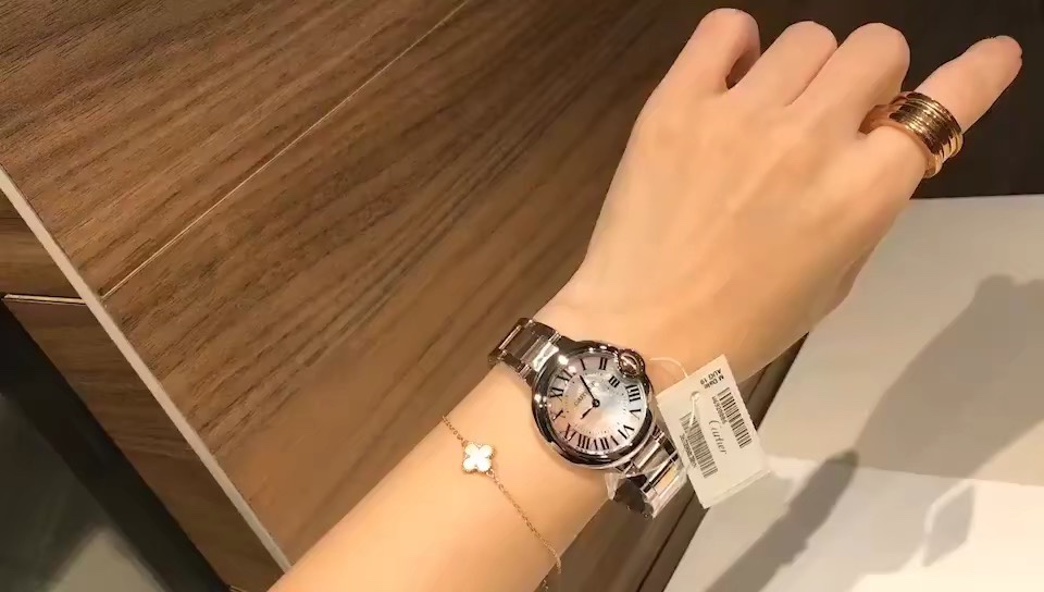 Cartier 卡地亚蓝气球是不管谁上身都合适的腕表
