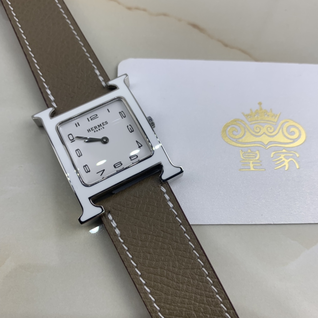 Hermès 皇家 爱马仕H形韩国陶瓷圈平纹系列 26mm 送礼最佳选择 Hermes家表带背面前3线是双线缝制 hermes女表系列 最 百搭王 很多种颜色表带可选 也能配上图片的鳄鱼皮哦